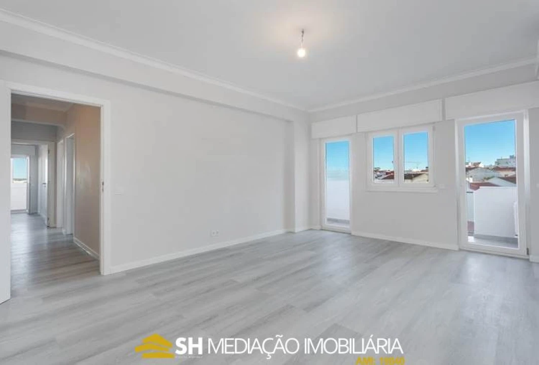 Apartamento T3 para Venda em Portimão Foto 1