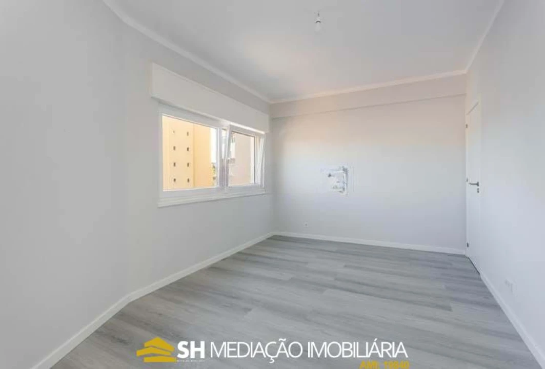 Apartamento T3 para Venda em Portimão Foto 17