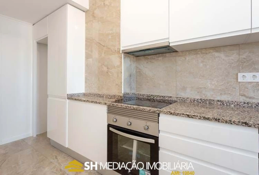 Apartamento T3 para Venda em Portimão Foto 9