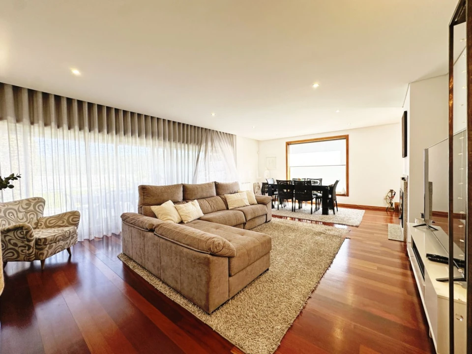 Moradia T4 para Venda em Castêlo da Maia Foto 14