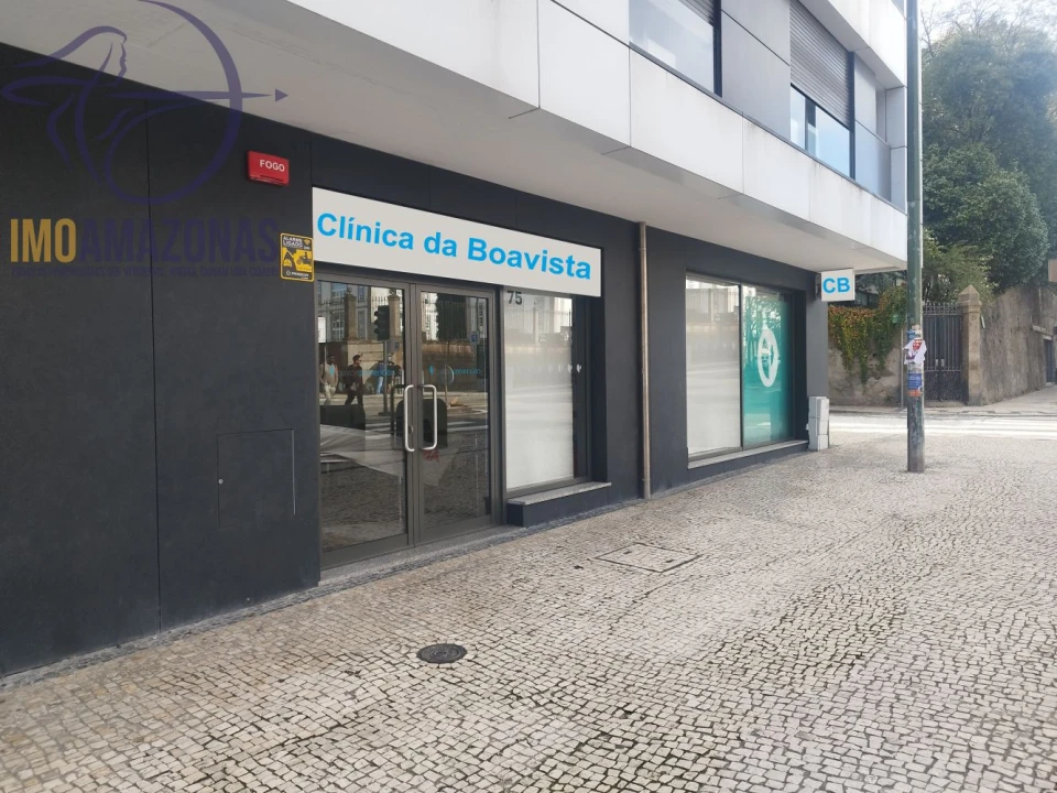 Loja para Arrendamento em Ramalde Foto 15