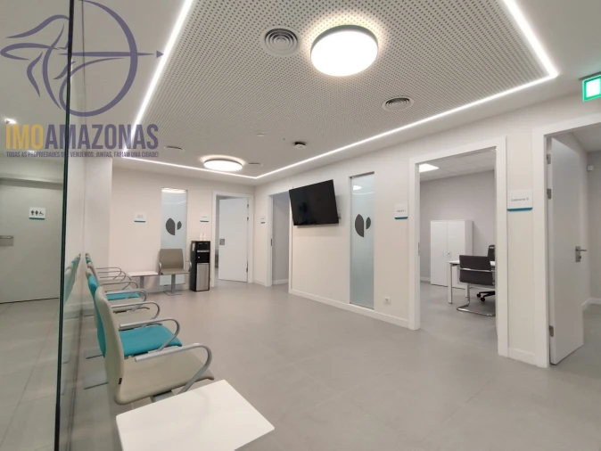 Loja para Arrendamento em Ramalde Foto 2