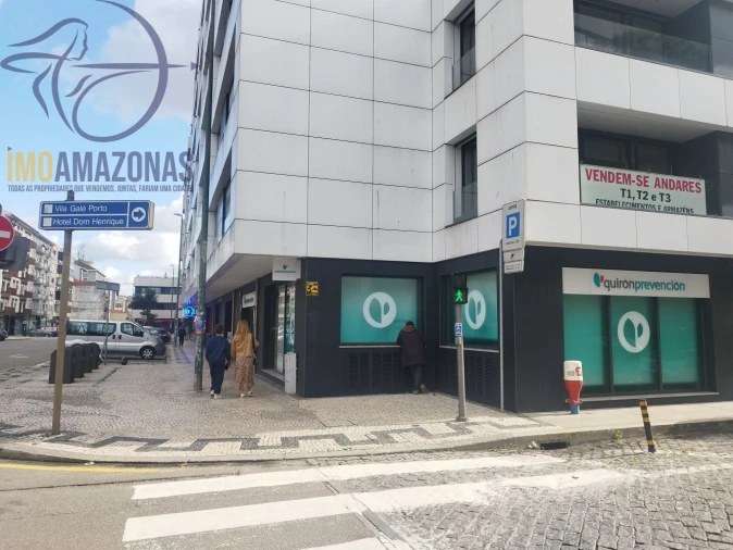 Loja para Arrendamento em Ramalde Foto 17