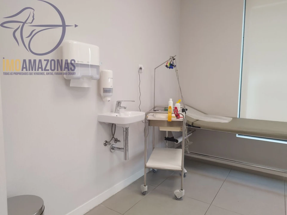 Loja para Arrendamento em Ramalde Foto 3