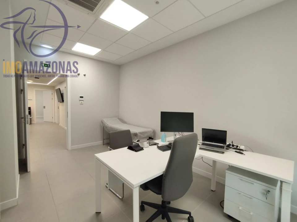 Loja para Arrendamento em Ramalde Foto 10