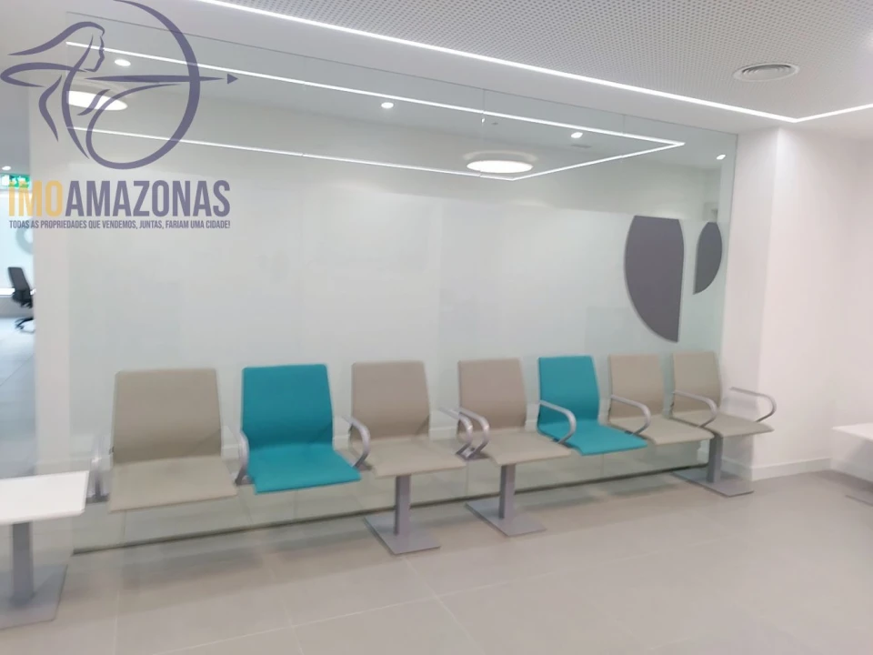 Loja para Arrendamento em Ramalde Foto 3