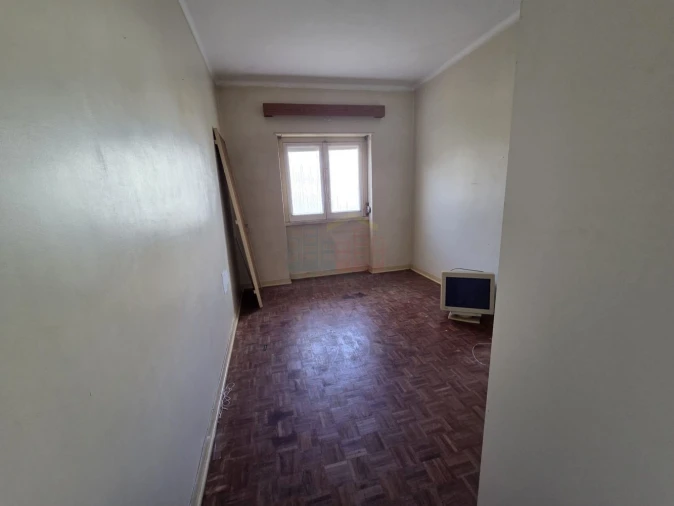 Apartamento T4 para Venda em Algueirão-Mem Martins Foto 4