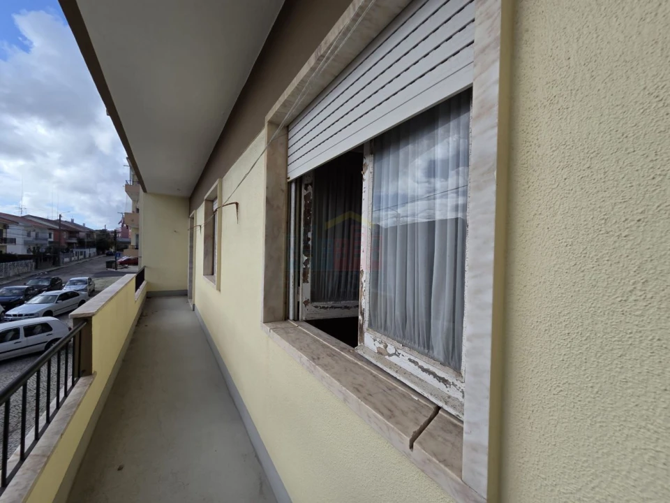 Apartamento T4 para Venda em Algueirão-Mem Martins Foto 22