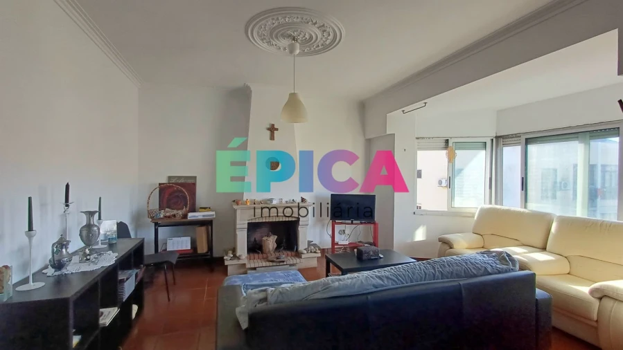 Apartamento T6 para Venda em Póvoa de Santo Adrião e Olival Basto Foto 5