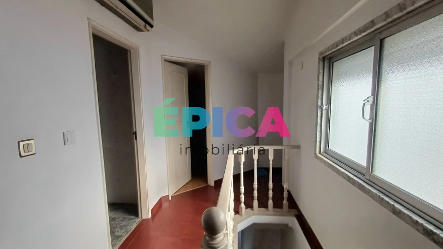 Apartamento T6 para Venda em Póvoa de Santo Adrião e Olival Basto Foto 30