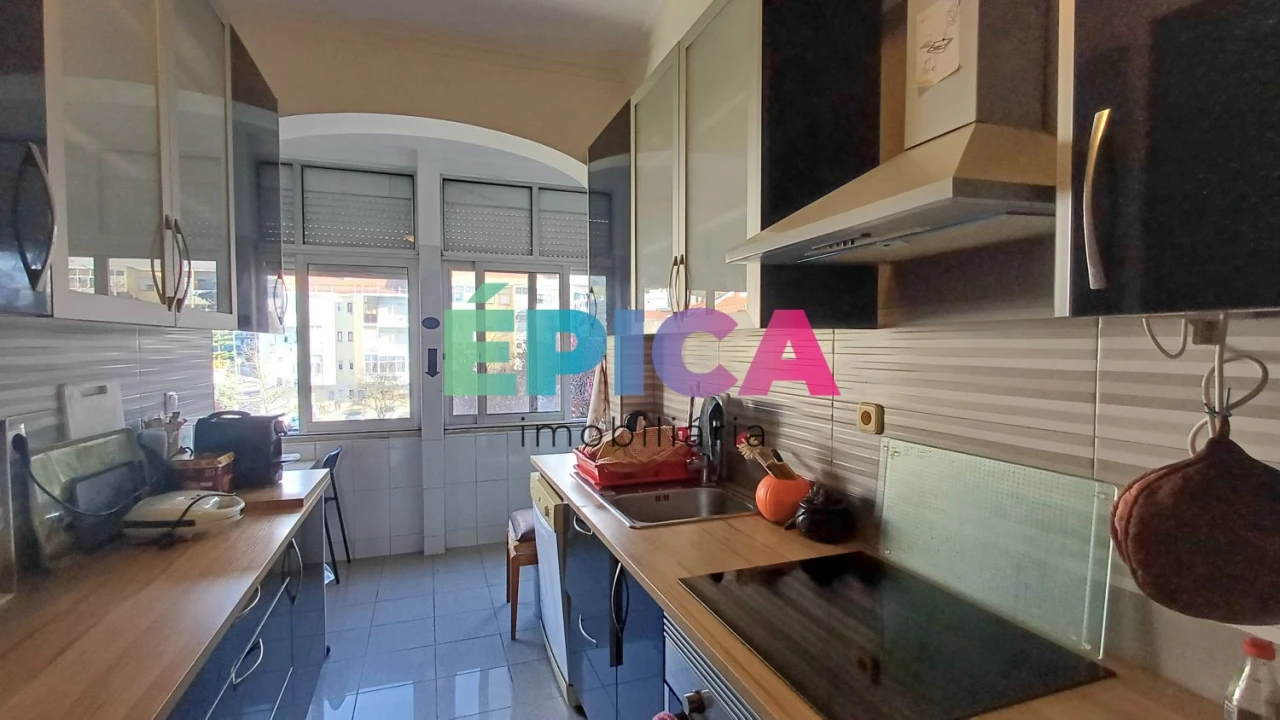 Apartamento T6 para Venda em Póvoa de Santo Adrião e Olival Basto Foto 13