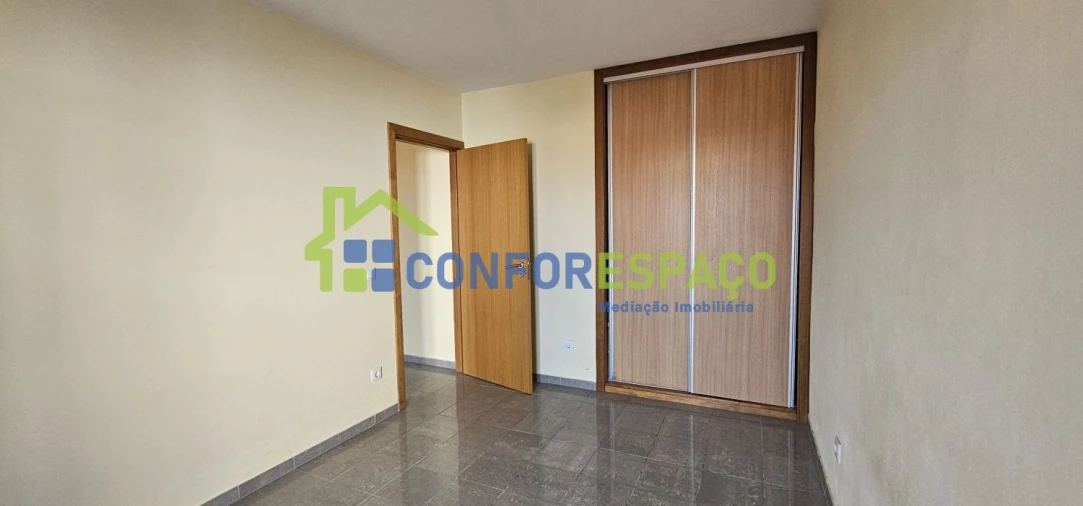 Apartamento T1 para Arrendamento em Castelo Branco Foto 8