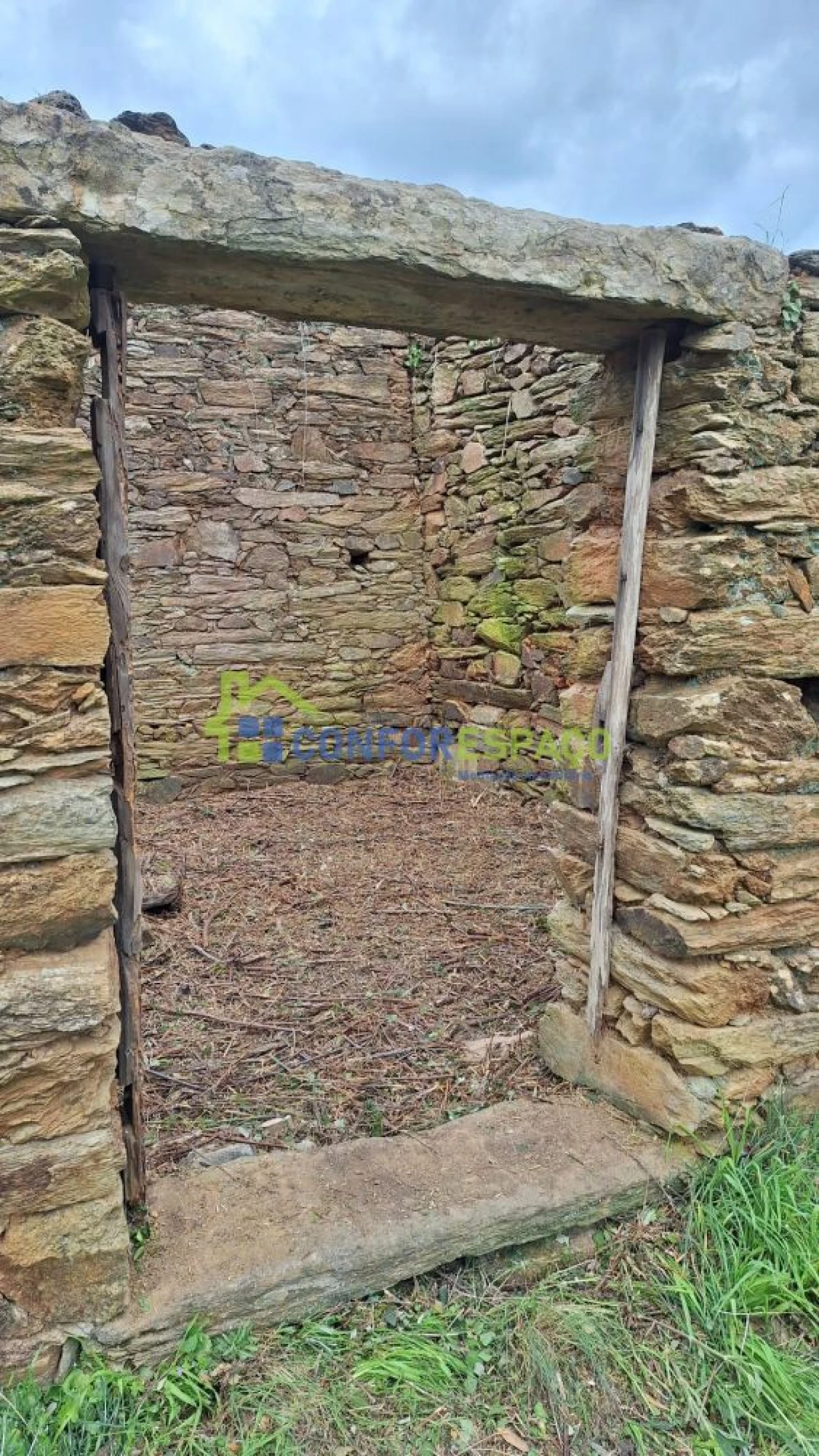 Terreno para Venda em Escalos de Baixo e Mata Foto 30