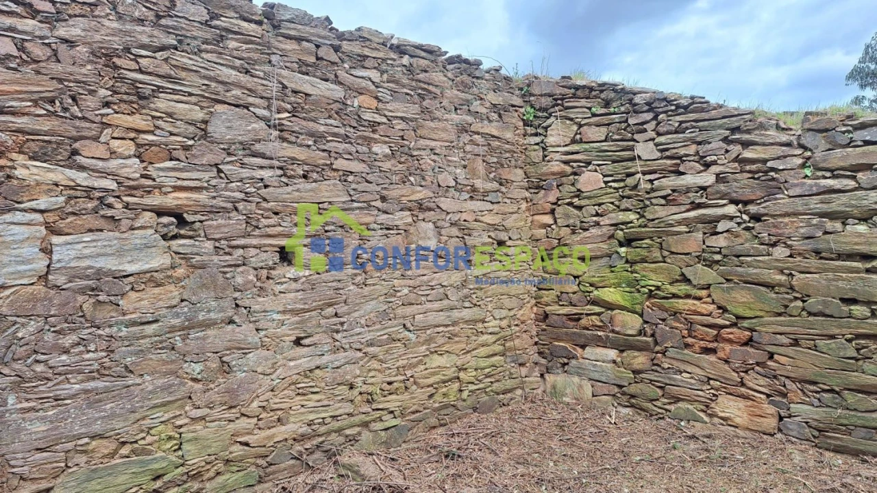 Terreno para Venda em Escalos de Baixo e Mata Foto 33