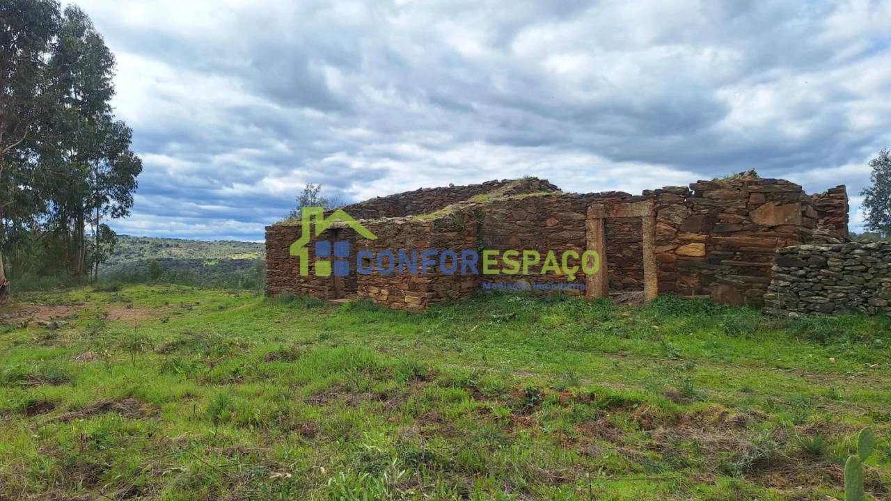 Terreno para Venda em Escalos de Baixo e Mata Foto 24