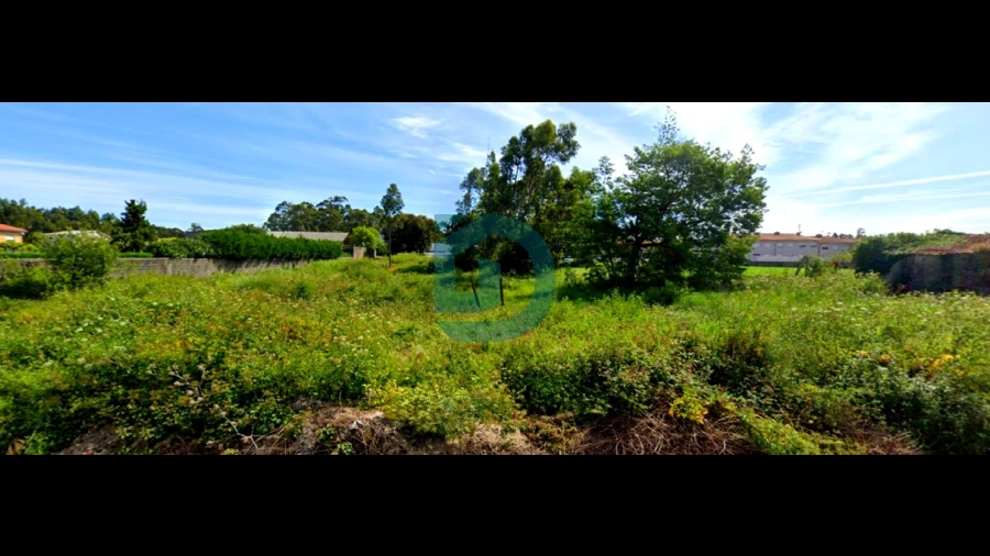 Terreno para Venda em Vilar e Mosteiró