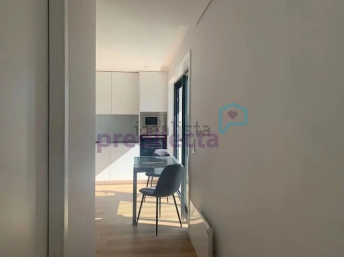 Apartamento T1 para Arrendamento em Paranhos Foto 8