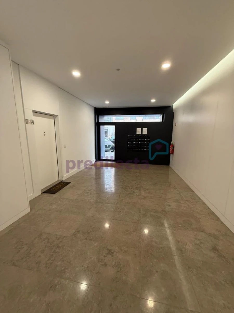 Apartamento T1 para Arrendamento em Paranhos Foto 16