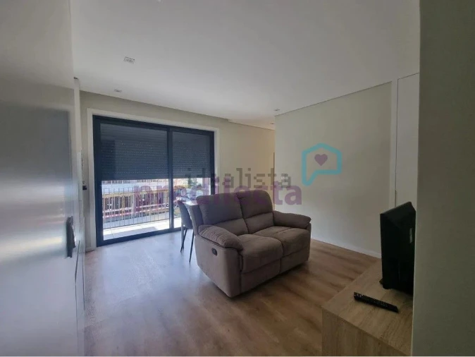 Apartamento T1 para Arrendamento em Paranhos Foto 4