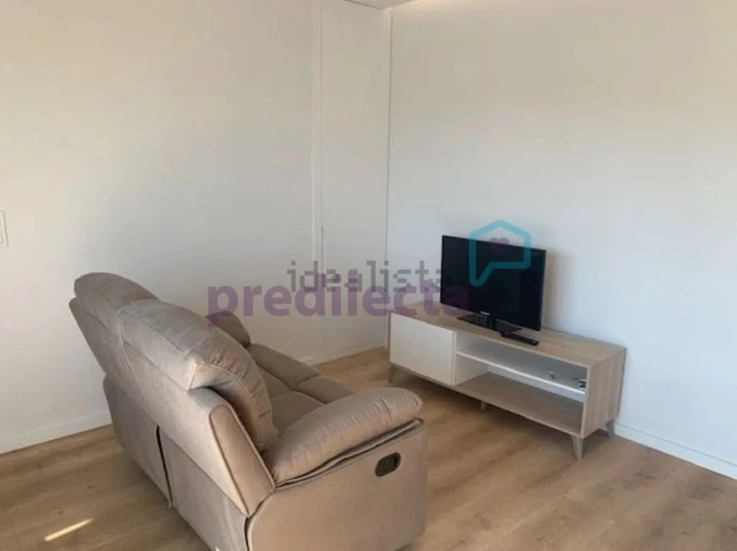 Apartamento T1 para Arrendamento em Paranhos Foto 9