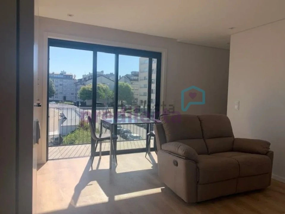 Apartamento T1 para Arrendamento em Paranhos Foto 5