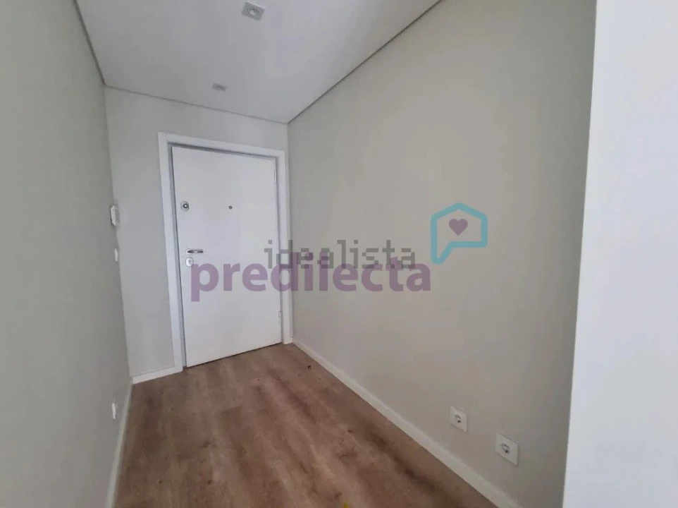 Apartamento T1 para Arrendamento em Paranhos Foto 11