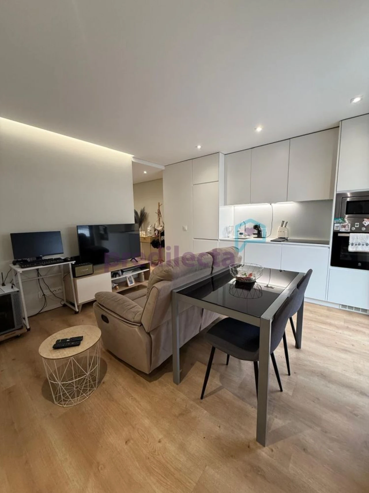 Apartamento T1 para Arrendamento em Paranhos Foto 2