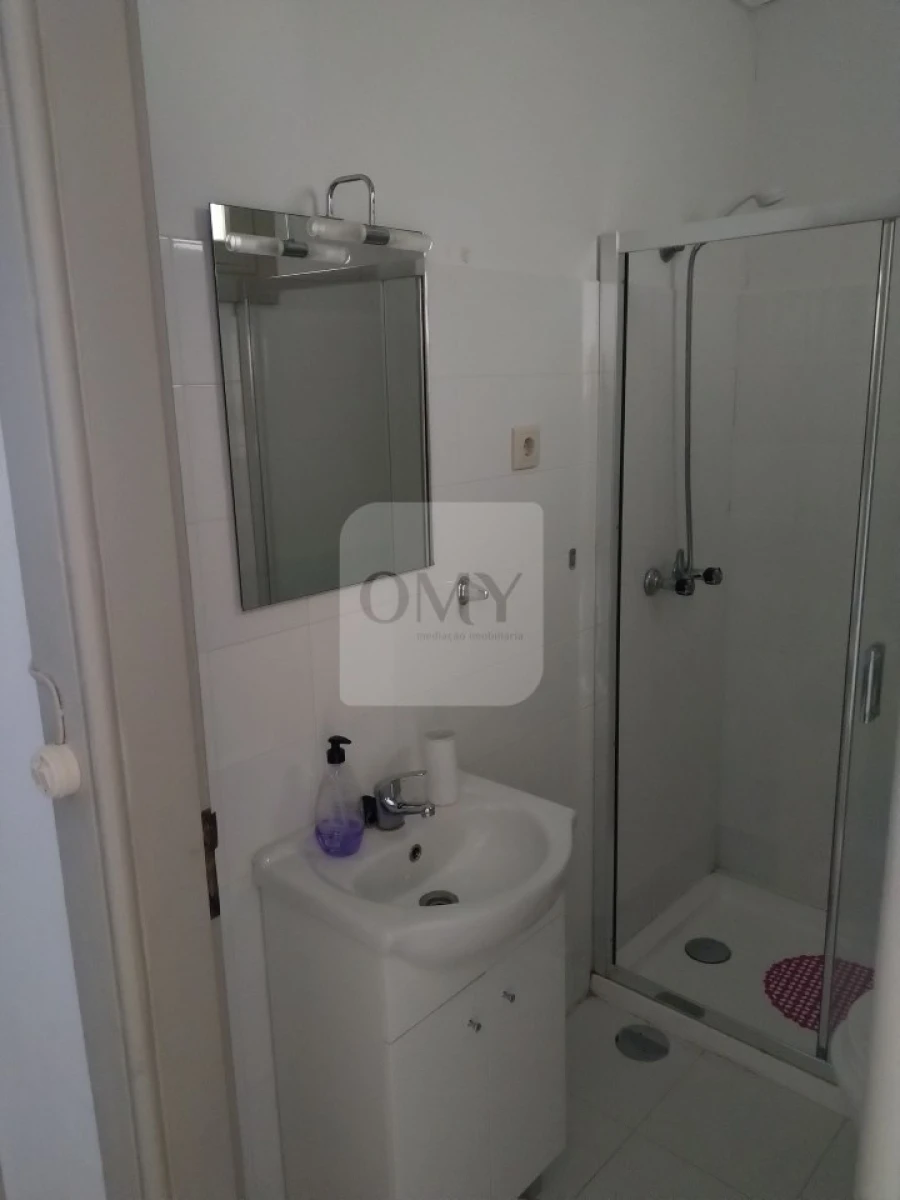 Moradia T5 para Arrendamento em Nossa Senhora da Conceição, São Pedro e São Dinis Foto 9