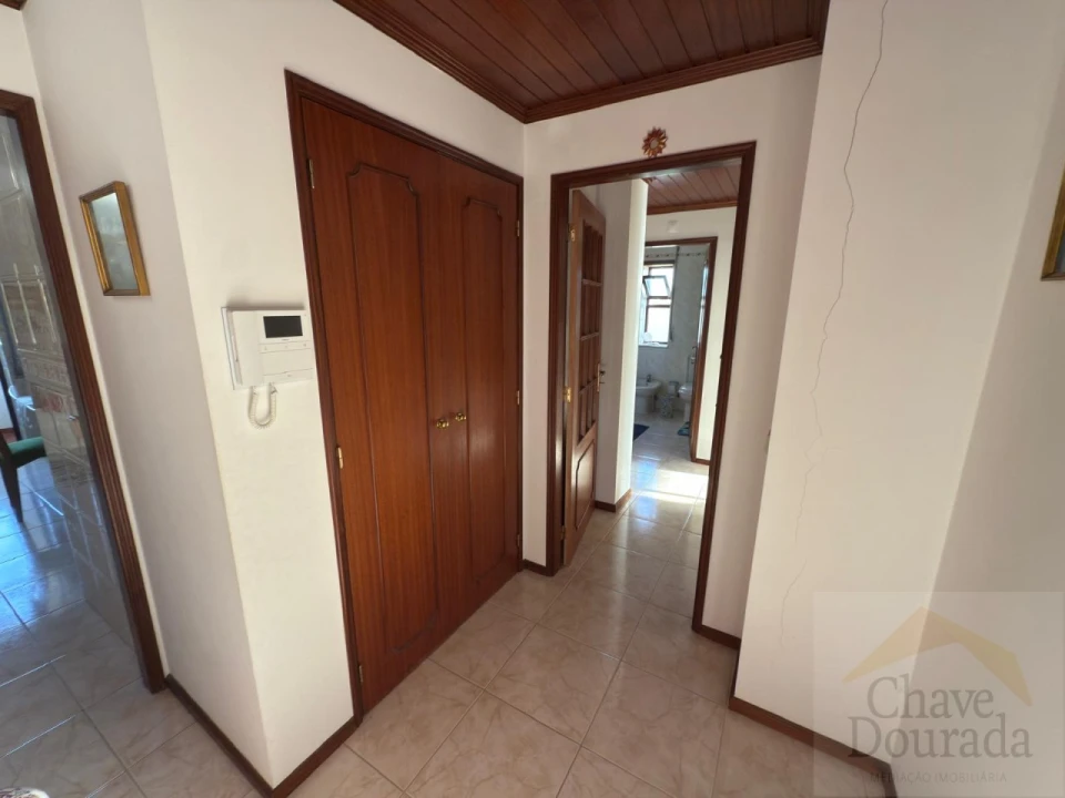 Apartamento T2 para Arrendamento em Tavarede Foto 6