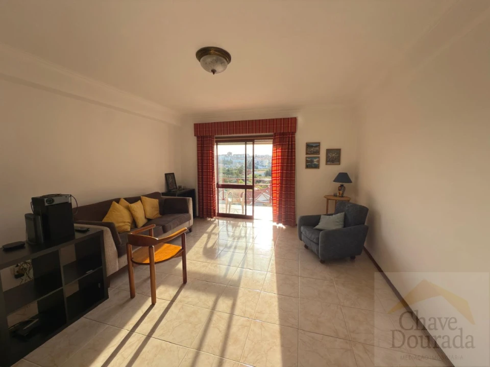 Apartamento T2 para Arrendamento em Tavarede Foto 7