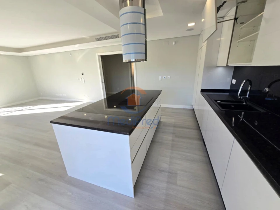 Apartamento T2 para Venda em Ramada e Caneças Foto 7