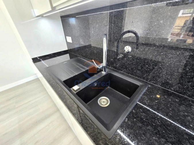 Apartamento T2 para Venda em Ramada e Caneças Foto 10