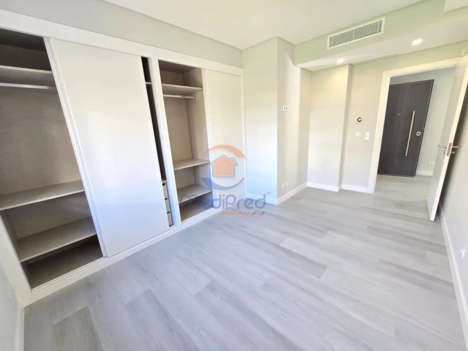 Apartamento T2 para Venda em Ramada e Caneças Foto 14