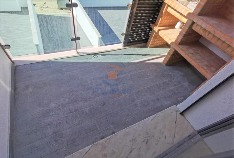 Apartamento T2 para Venda em Santo António dos Cavaleiros e Frielas Foto 8