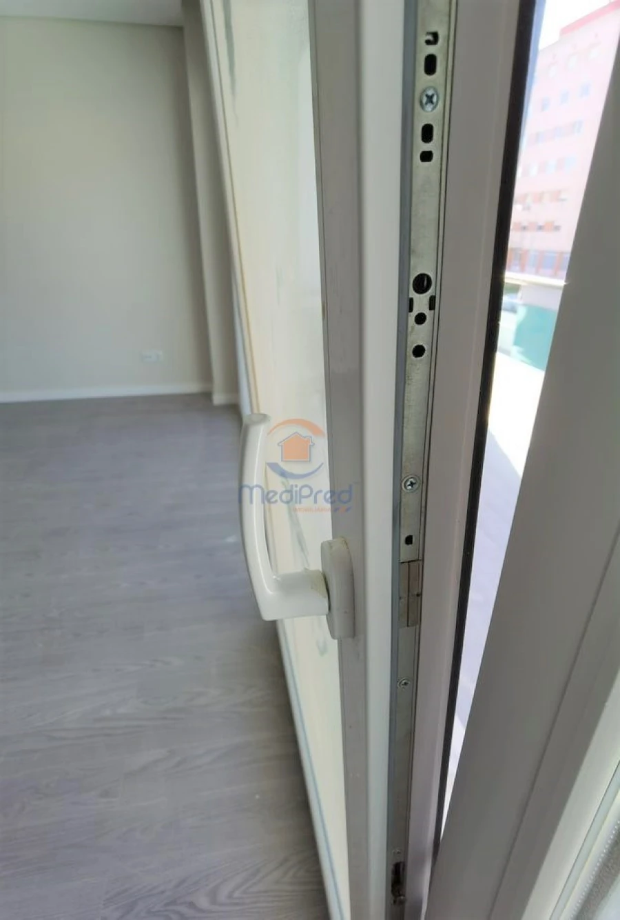 Apartamento T2 para Venda em Santo António dos Cavaleiros e Frielas Foto 9