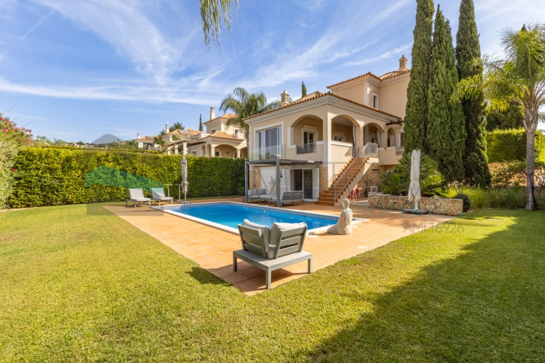 Moradia T4 para Venda em Almancil Foto 1