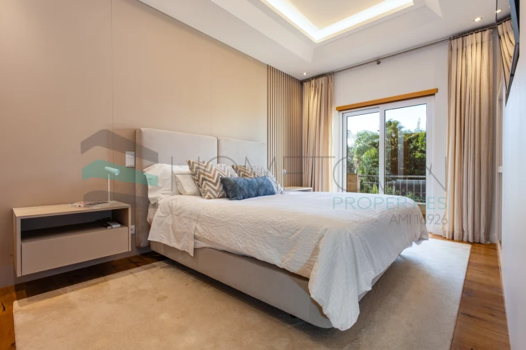 Moradia T4 para Venda em Almancil Foto 13