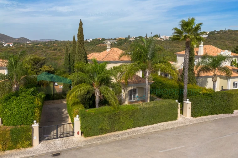 Moradia T4 para Venda em Almancil Foto 46