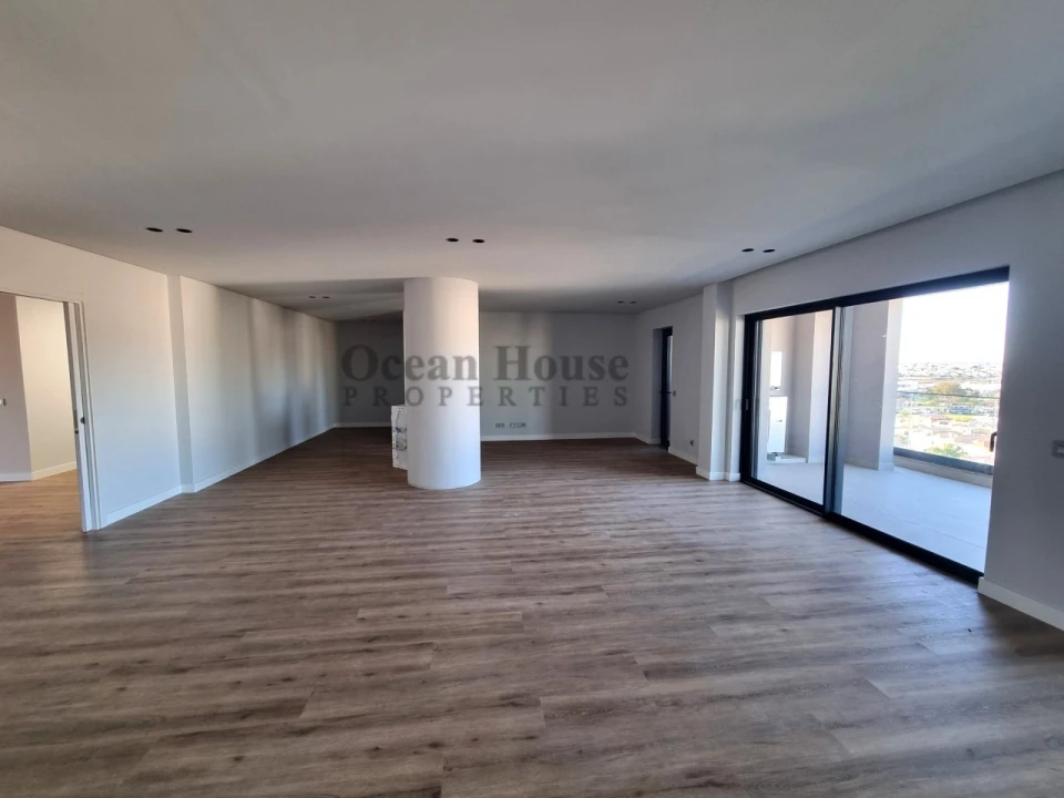 Apartamento T5 para Venda em Faro (Sé e São Pedro) Foto 10