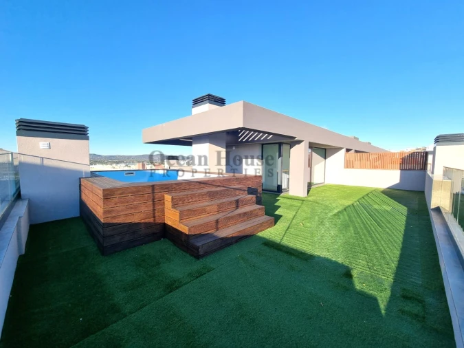 Apartamento T5 para Venda em Faro (Sé e São Pedro) Foto 1