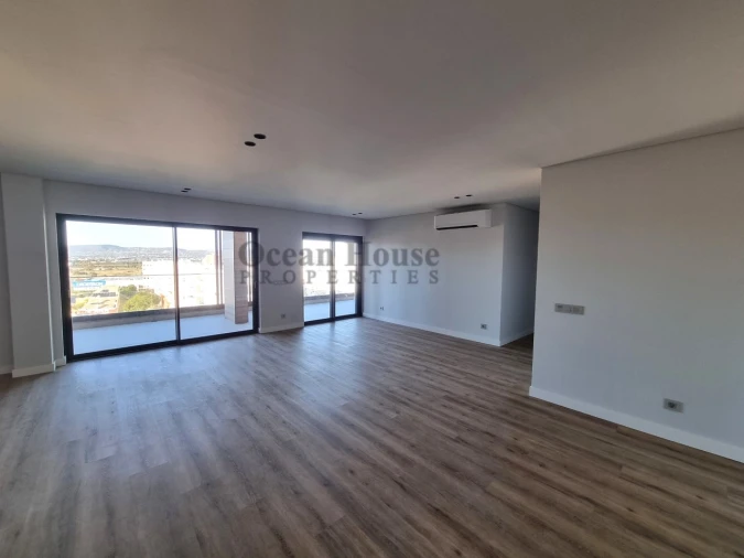Apartamento T5 para Venda em Faro (Sé e São Pedro) Foto 9