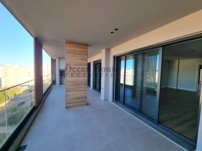 Apartamento T5 para Venda em Faro (Sé e São Pedro) Foto 13