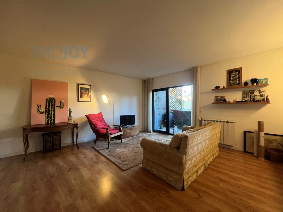 Apartamento T2 para Arrendamento em Ramalde Foto 2