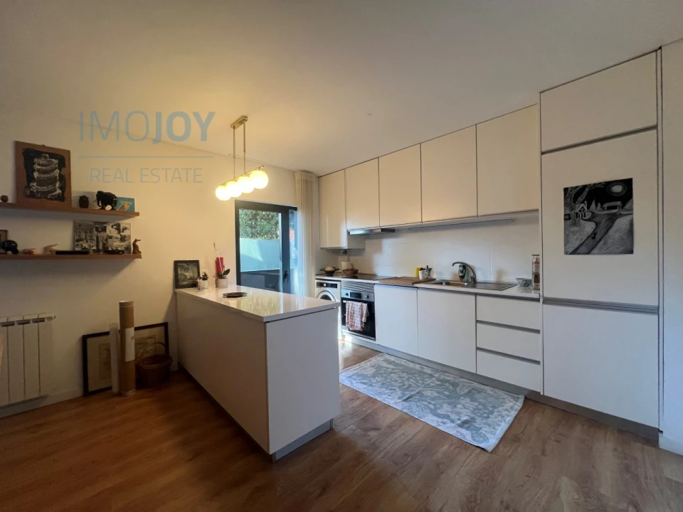 Apartamento T2 para Arrendamento em Ramalde Foto 10