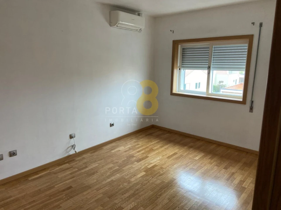 Apartamento T3 para Arrendamento em Custóias, Leça do Balio e Guifões Foto 10