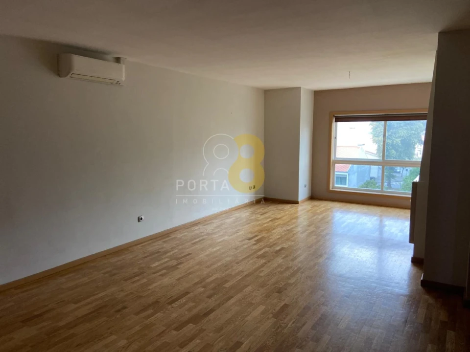 Apartamento T3 para Arrendamento em Custóias, Leça do Balio e Guifões Foto 13