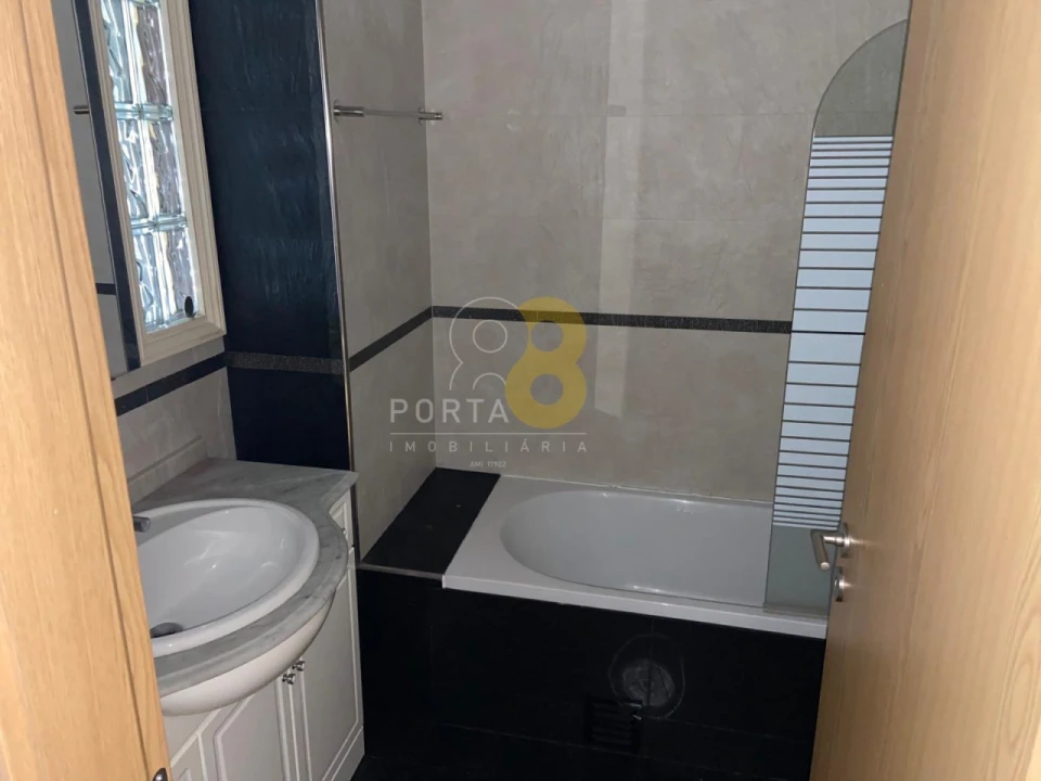 Apartamento T3 para Arrendamento em Custóias, Leça do Balio e Guifões Foto 21