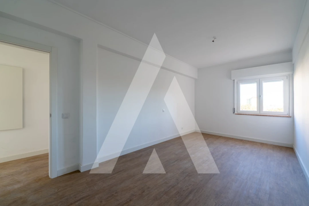 Apartamento T3 para Arrendamento em Venteira Foto 5