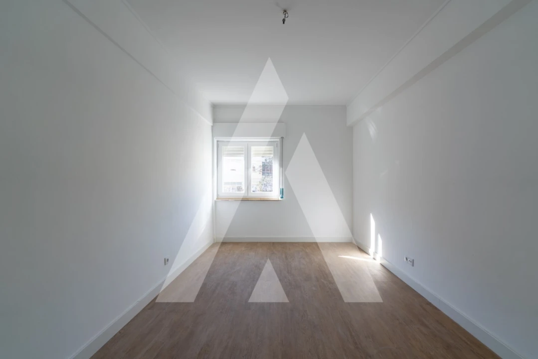 Apartamento T3 para Arrendamento em Venteira Foto 7