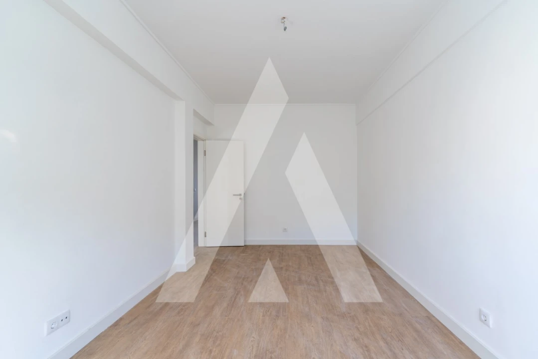 Apartamento T3 para Arrendamento em Venteira Foto 10